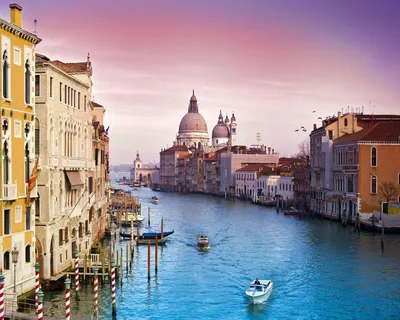 Венеция Италия: достопримечательности и знаменитый гандолский водный  транспорт в октябре 2019 года Редакционное Стоковое Изображение -  изображение насчитывающей остров, центр: 162043494