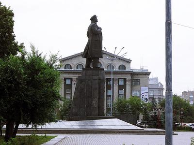 Памятник элитный фигурный из китайского гранита Э-5 купить в Красноярске -  Мемориальный камень