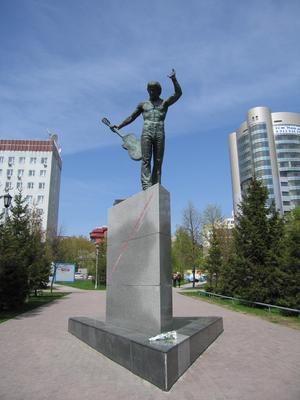 Памятник из гранита в комплекте - купить в Новосибирске, цена 14205.00 руб  - СИБИРСКИЙ КАМНЕРЕЗНЫЙ ЗАВОД