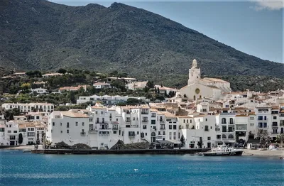 Кадакес признан самым красивым прибрежным городком Испании по мнению  путешественников. Испания по-русски - все о жизни в Испании