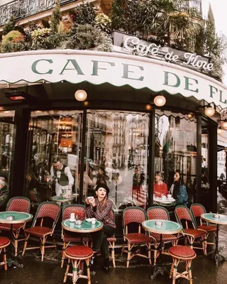Кафе в Париже фото