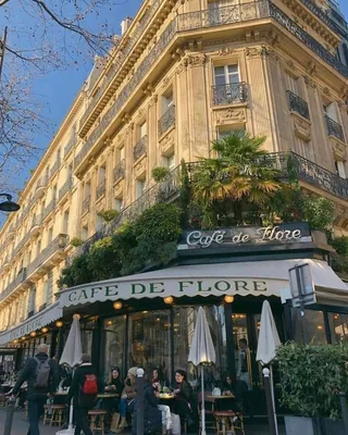 Кафе в Париже» — создано в Шедевруме