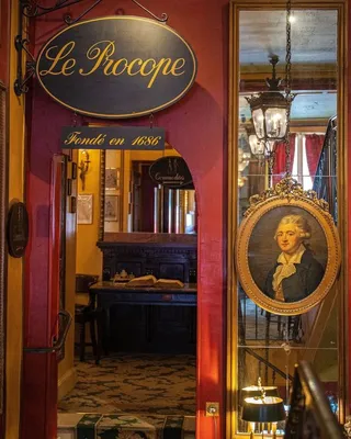 Фотограф в Париже - фотосессия девушки в кафе и у Эйвелевой башни |  Фотограф в париже