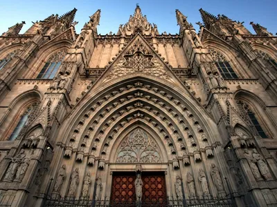 Собор Святого Креста и Святой Евлалии. Барселона. Испания. | Соборы, Кафедральный  собор, Барселона