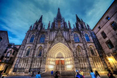 Кафедральный собор Барселоны (Собор Святого Креста и Святой Евлалии):  greedyspeedy — LiveJournal
