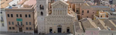 Кальяри, Сардиния, Италия: Старый центр города Редакционное Фотография -  изображение насчитывающей дом, крыши: 100516712