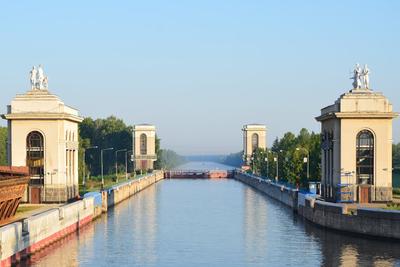 Канал имени Москвы | Водонапорные и другие башни