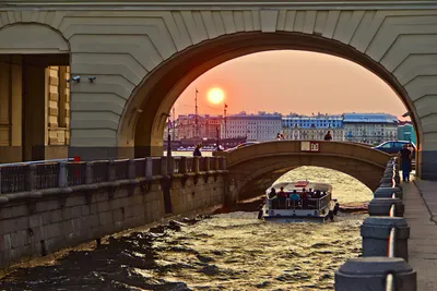 Экскурсионная речная прогулка «Каналы северной столицы» в Санкт-Петербурге