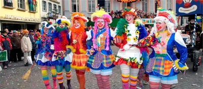 Парад Карнавала В Германии С Эффектно Красивая Costums — стоковые  фотографии и другие картинки 2015 - iStock