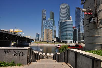 Беспилотник врезался в строящееся здание в \"Москва-Сити\" - РИА Новости,  23.08.2023