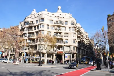 Дом Мила в Барселоне | Компания TravelBarcelona