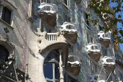 Дом Мила, Барселона(Каса Мила Антонио Гауди). Фото, билеты, сайт, карта,  как добраться, отели – Туристер.Ру.