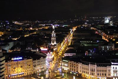 20 фото ночного центра Казани. Круговой вид с вертолетной площадки на крыше  16 этажного отеля