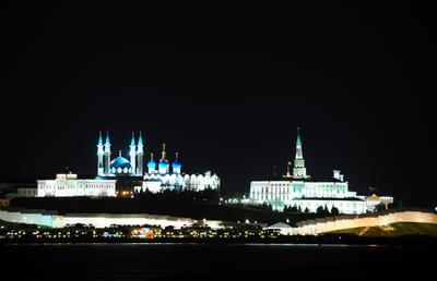 File:Кремль ночью. Вид со стороны реки Казанки. Казань, Татарстан.jpg -  Wikimedia Commons