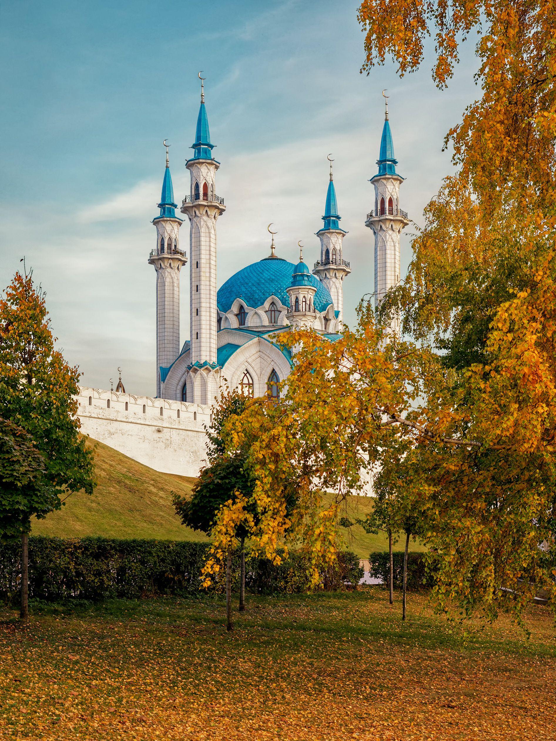 Казанский Кремль осенью. Мечеть в Казани. Казань осень. Казань пейзаж.