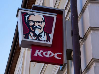 KFC не уйдет из России, даже если очень захочет, — ресторанный омбудсмен  Москвы | 360°