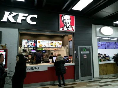 Рестораны KFC в Москве начали менять вывески на Rostic's