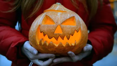 Как отмечают Хэллоуин в Америке: тыквы, костюмы и традиции - Курсы  английского №1 в Путилково и Куркино с носителями!