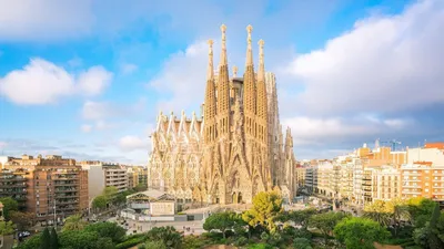 Храм Святого Семейства в Барселоне показал, как он будет выглядеть  \"завершенным\" с помощью светящихс / Барселона :: Испания :: страны ::  Искупительный храм Святого Семейства :: дроны / смешные картинки и другие