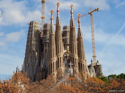 Храм Святого семейства (Саграда Фамилия), Барселона - HD-фото, редкие фото,  красивые обои на рабочий стол | Barcelona architecture, Gaudi architecture,  Gaudi