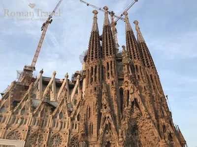 Храм Святого Семейства в Барселоне достроили с помощью дронов с подсветкой  - 24 Канал