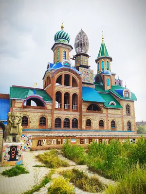 Экскурсии в Храм Всех Религий в Свияжске Казани в 2024 году🧭 цены от 500  руб. на март—апрель 2024 года.