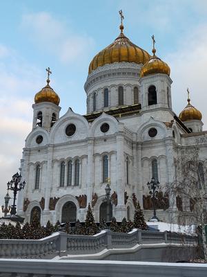 Нужны термобелье и консервы: храмы Москвы принимают помощь для  мобилизованных - KP.RU