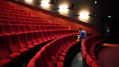 Арт-кинотеатр откроется в июле: мировые премьеры, кино не для всех,  VIP-диваны и бар с едой и напитками