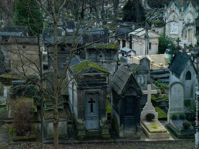 Гулять в Париже ... на кладбище! Одно из известнейших мест - кладбище  Пер-Лашез. Много фото | Дотошный турист | Дзен