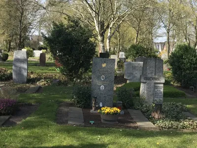 В Германии осквернено еврейское кладбище - STMEGI