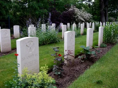 Кладбище в Германии стоковое изображение. изображение насчитывающей  покойный - 147769397