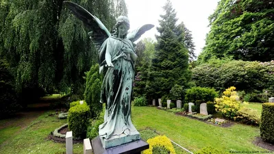 Небольшая экскурсия по кладбищу. // Жизнь в Германии - YouTube