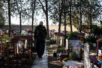 В Италии наркоторговцы под прикрытием полицейских торговали наркотиками на  входе у главного кладбища Рима — НикВести — Новости Николаева