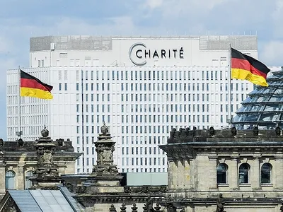 Больница Charite в районе Берлина Mitte, Германии Редакционное Фотография -  изображение насчитывающей здоровье, европейско: 128980802