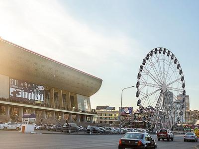 В Челябинске заработало самое высокое в России всесезонное колесо обозрения