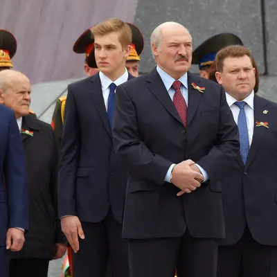Фото окончившего школу Коли Лукашенко заставило вспомнить его проблемы