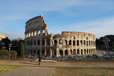 Колизей Рима - самый известный амфитеатр в мире
