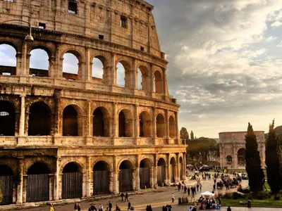Внутри Колизей В Риме Италия — стоковые фотографии и другие картинки Внутри  - Внутри, Колизей, Амфитеатр - iStock