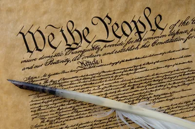 17 сентября 1787 года Конституционный конвент в Филадельфии принял Конституцию  США. |