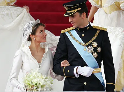 Король и королева Испании прибыли с визитом в Британию - BBC News Русская  служба