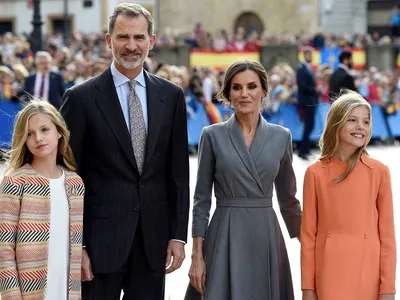 Королева Испании VS королева Иордании: кто победит, роза или лимонный  сорбет? | Счастливые родители: Parents.ru | Дзен