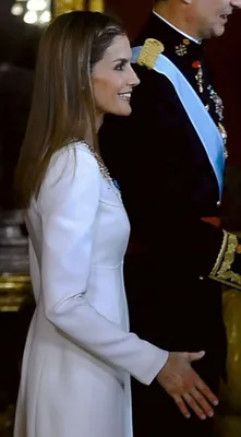 Испанская королева показала, как носить самый модный цвет года (ФОТО) |  Королевская семья | 1+1