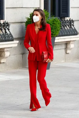 Королева Испании показала, как носить самый модный принт осени (ФОТО) |  Мода | 1+1