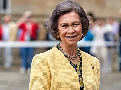 Испанская королевская семья воссоединилась ради юбилея экс-королевы Софии |  MARIECLAIRE