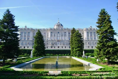 Королевский дворец в Мадриде – самый посещаемый дворец в Испании: почти 1,5  млн человек за год. Испания по-русски - все о жизни в Испании
