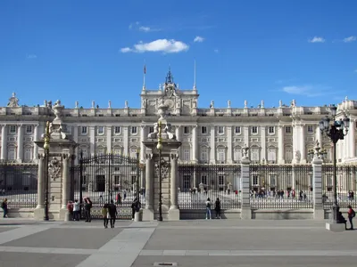 Экскурсия в окрестностях Королевского дворца в Мадриде