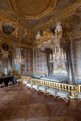 ВЕРСАЛЬ, ФРАНЦИЯ королевский дворец в Версаль Стоковое Изображение -  изображение насчитывающей ландшафт, историческо: 99628137