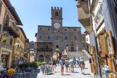 Cortona - Tuscan Wine Region | Wine-Searcher