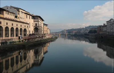Флоренция Италия может 13 2017 : Красивый пейзаж с видом на исторической  точки зрения Флоренции от площади Редакционное Изображение - изображение  насчитывающей обваловка, историческо: 195180140