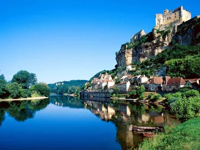 9 самых красивых деревень Франции, которые можно посетить | Билет, Самолет,  Отпуск | Дзен